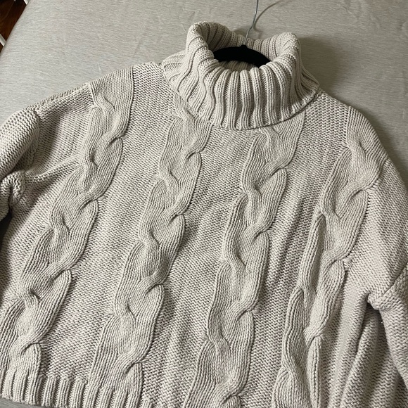 Cozy Cable Knit Turtleneck Sweater - Cream - Picture 1 of 3